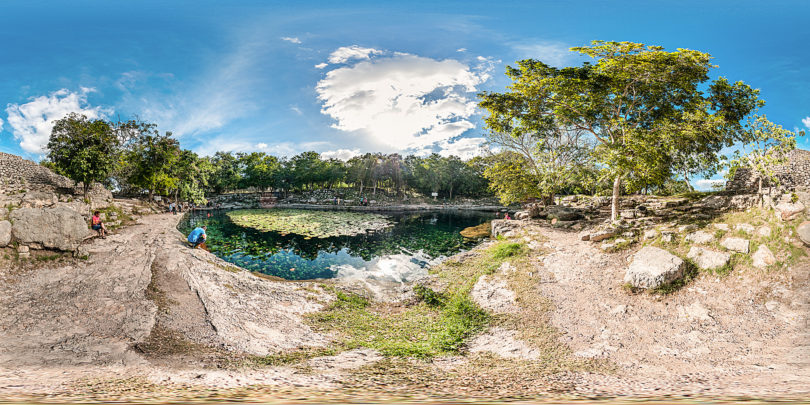 Cenote Xlakah en Dzibilchaltún