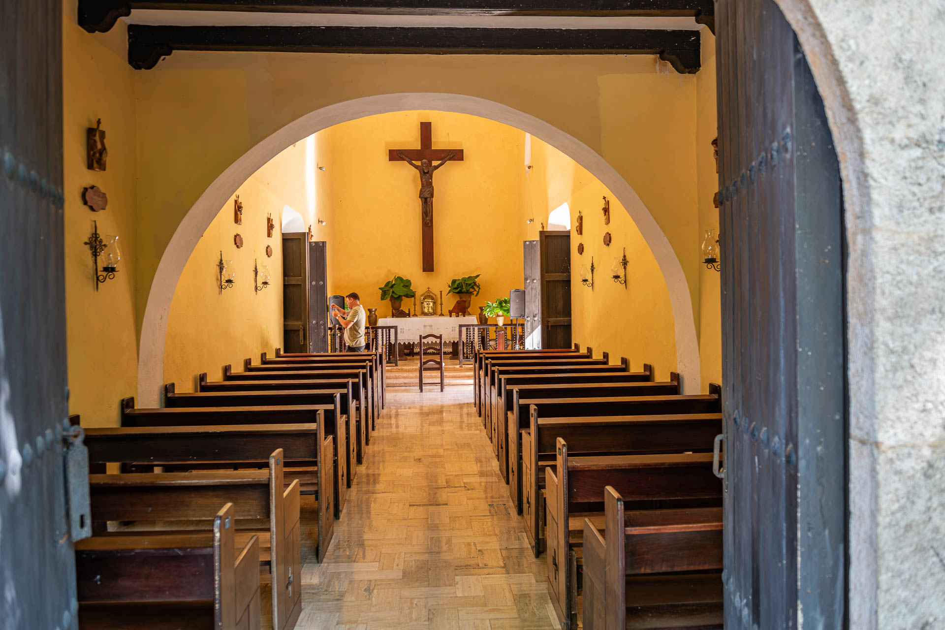 Der Blick in den Innenraum der Kirche