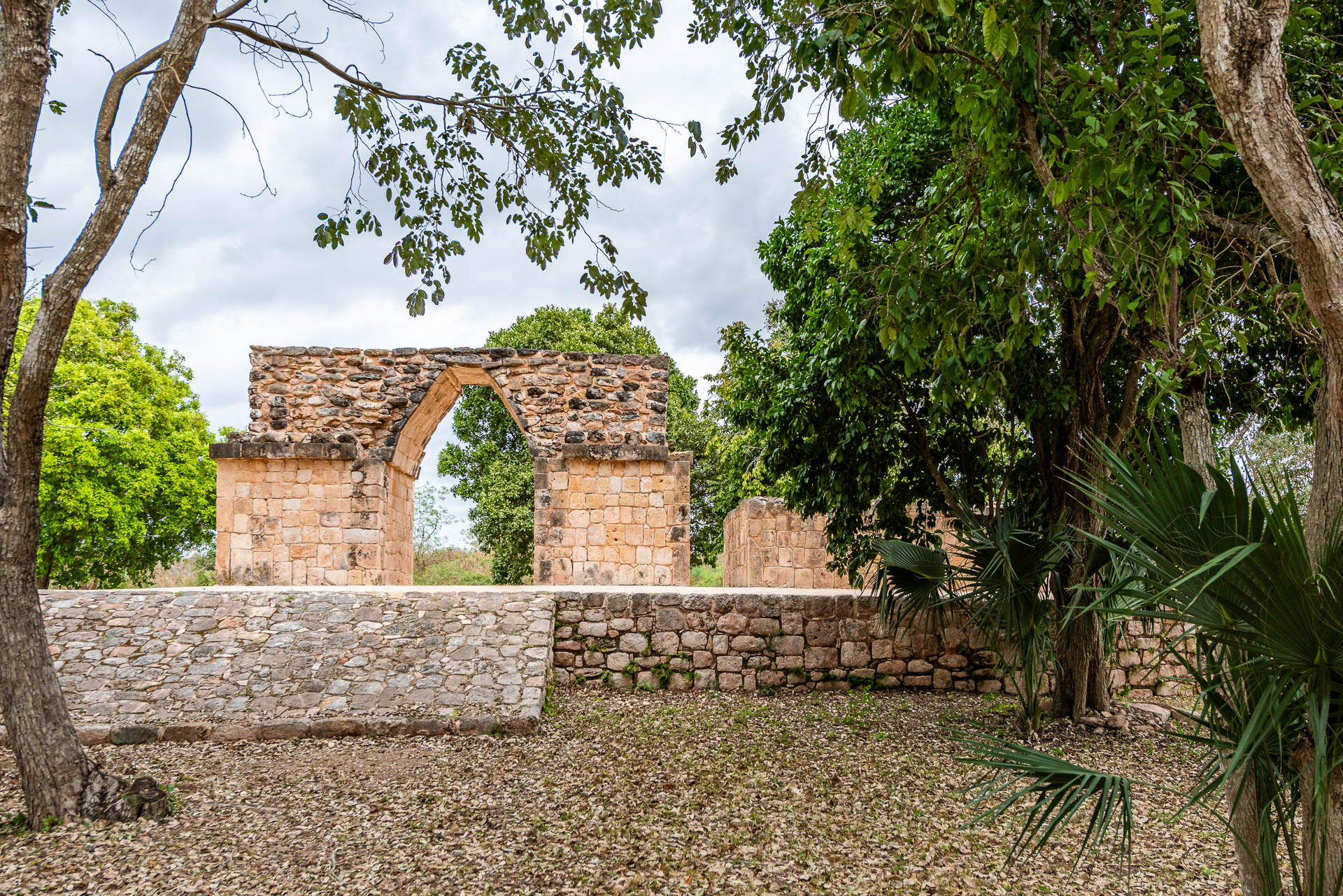 Torbogen der Gruppe Dzib in Oxkintoc, Yucatan, Mexiko