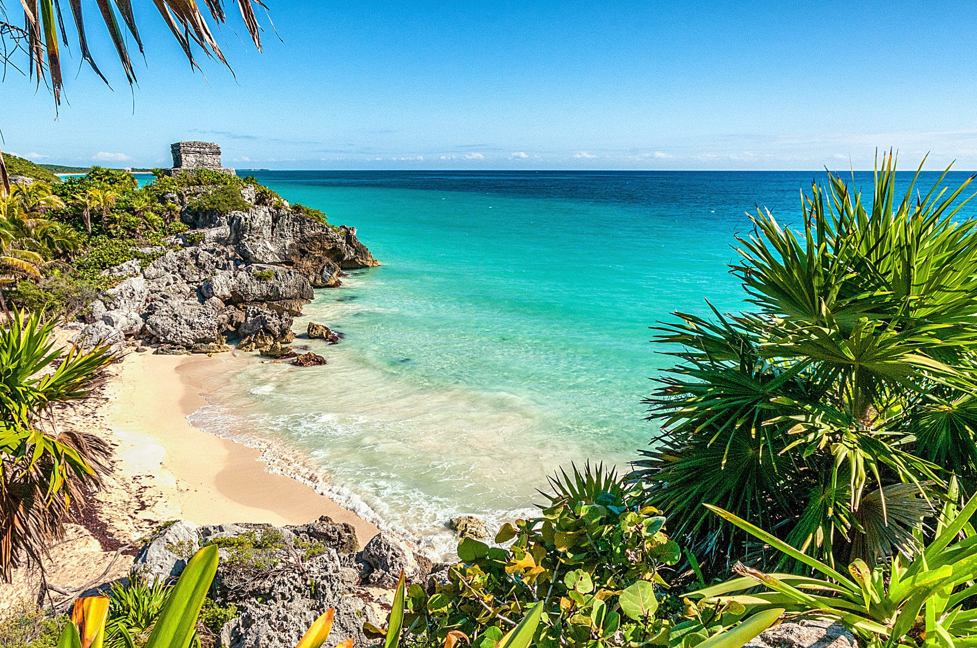 Tulum - Die Mayastätte Tulum liegt direkt an der Karibikküste